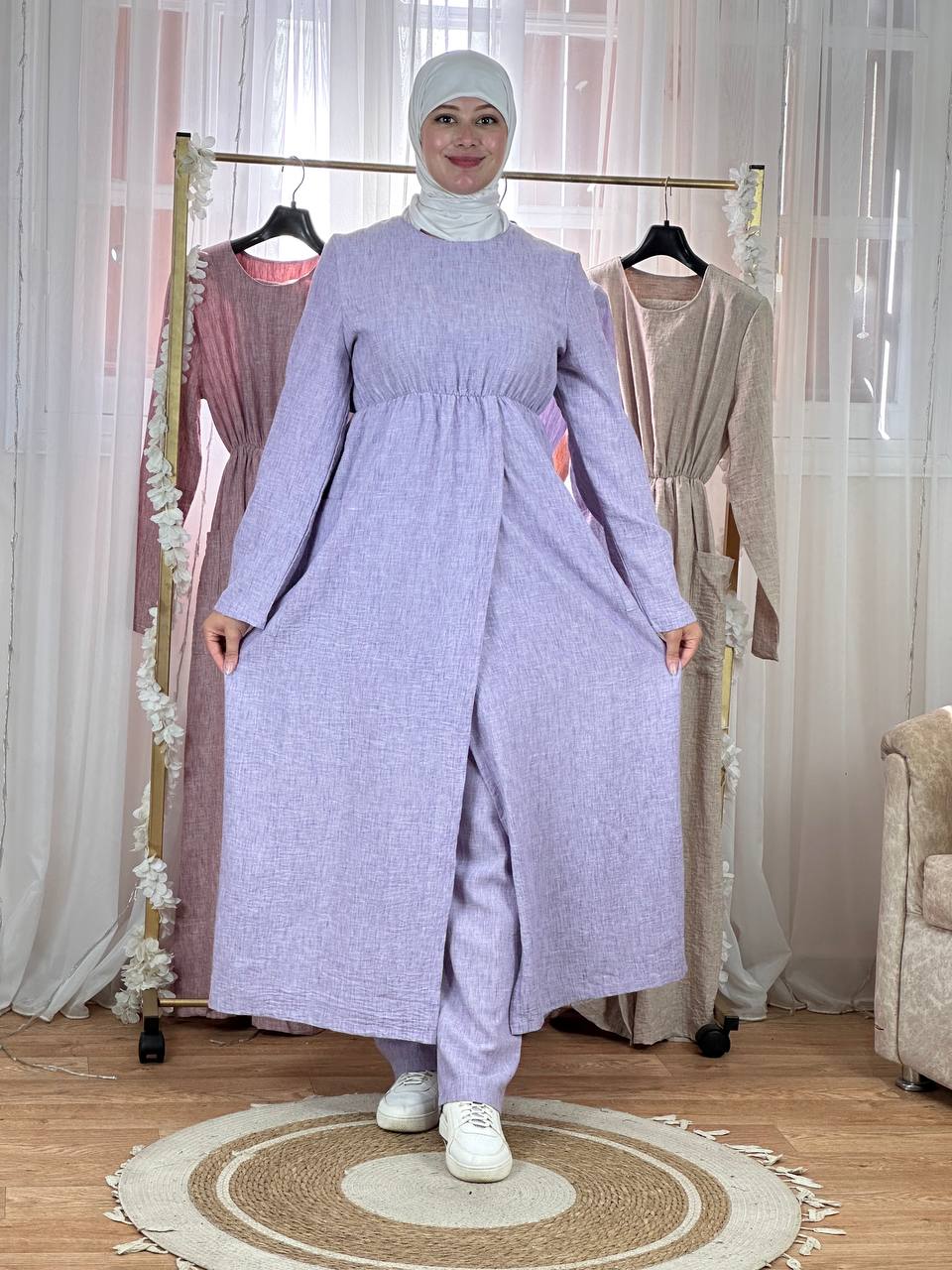 Ensemble en lin tunique longue et pantalon, vue debout